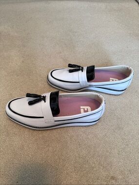 NEW Women’s FootJoy Sandy White and Black Tassel Loafers